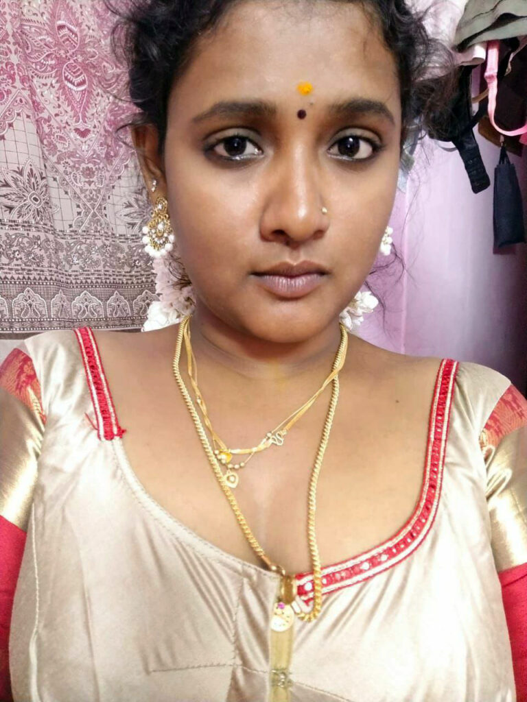 Beautiful Tamil Horny Bhabhi Few Nude Pics Femalemms