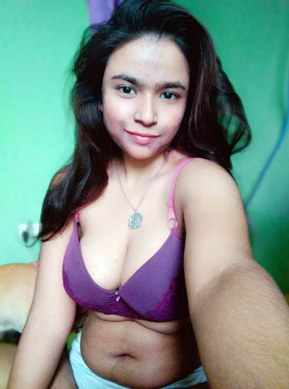 Most Horny CLG Sexy Babe Nude Pics Leaked Femalemms