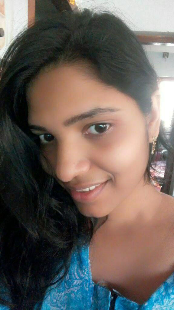 Indian Desi Beautiful Busty Mallu Gf Selfies Pics Femalemms 