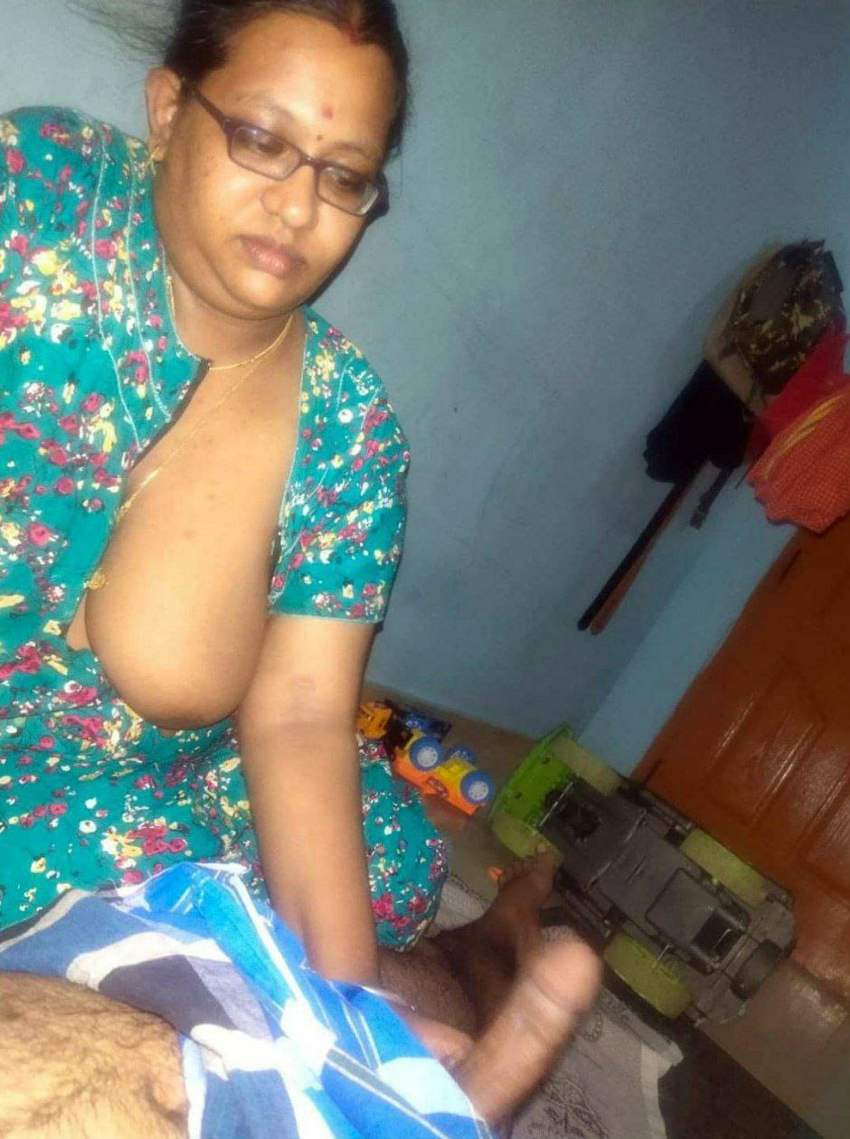 Nude tamil aunty images