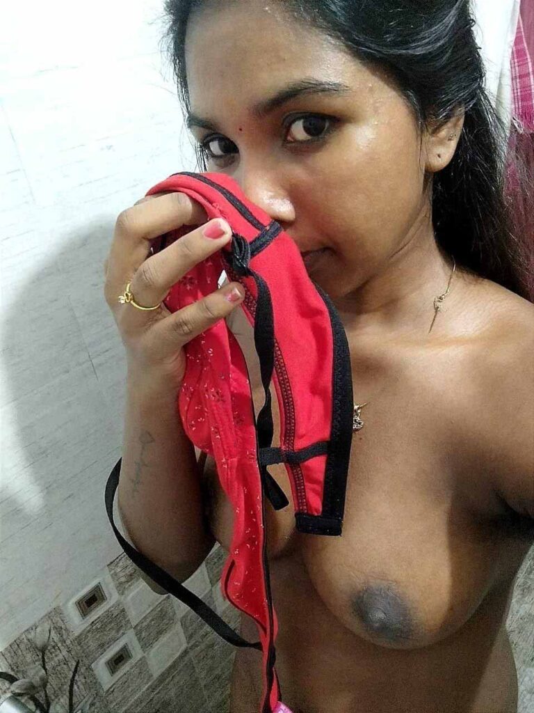 Dirty Tamil Dusky Girl Nude Selfie Pics Leaked | Femalemms